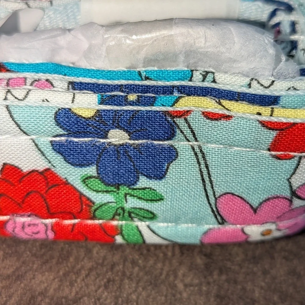 Vera Bradley Far Out Floral Wide Lanyard ID Key Holder 28181-U67 New